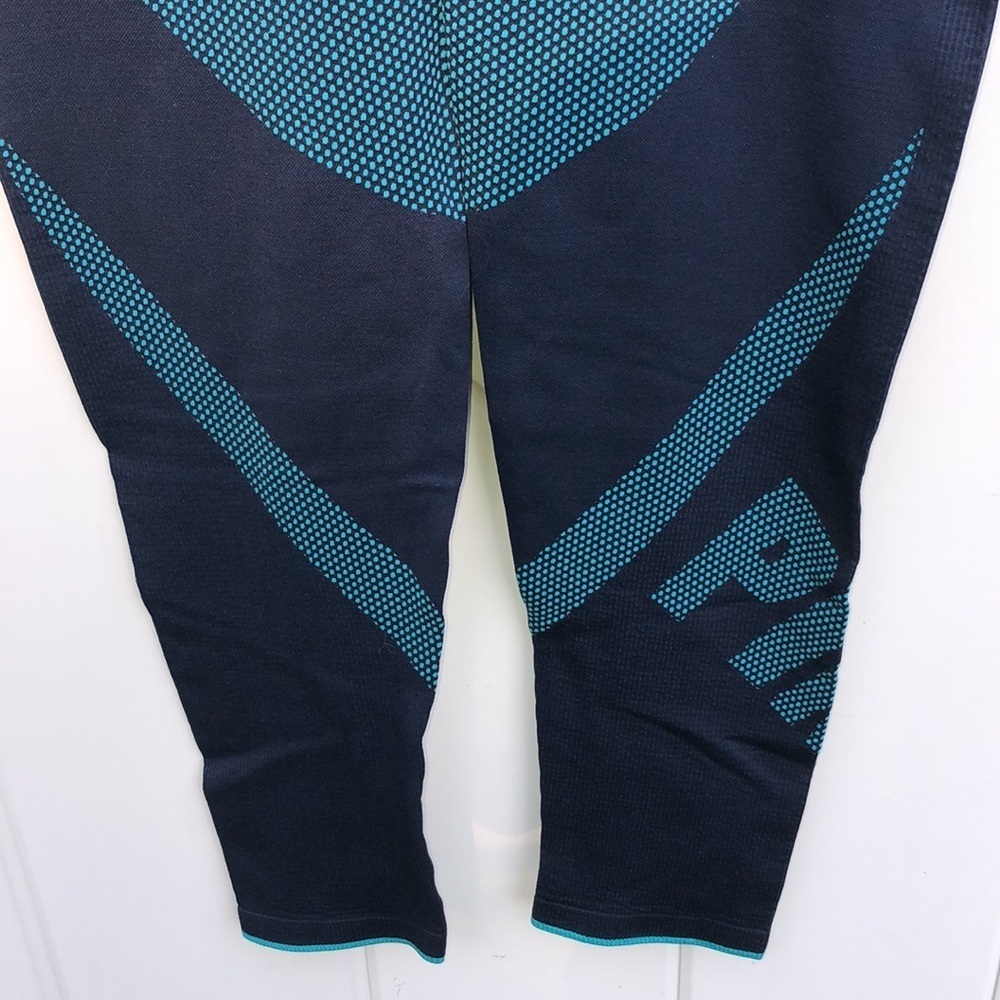 Pink Victoria’s Secret active clothing size medium blue active clothing … - Picture 8 of 10